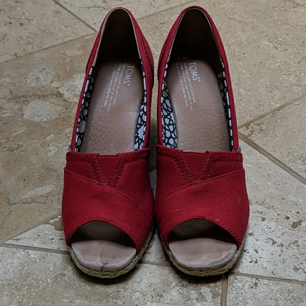 Tom's Red Canvas Wedge